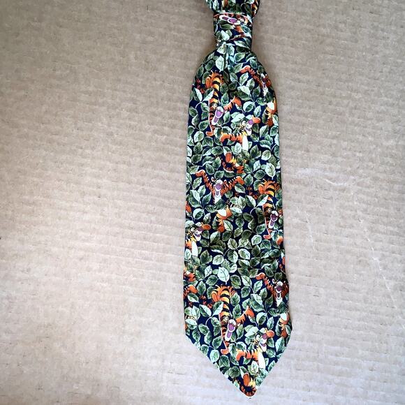 Disney Walt Disney World Tigger Character Necktie 100% Silk  Novelty * - Picture 2 of 4
